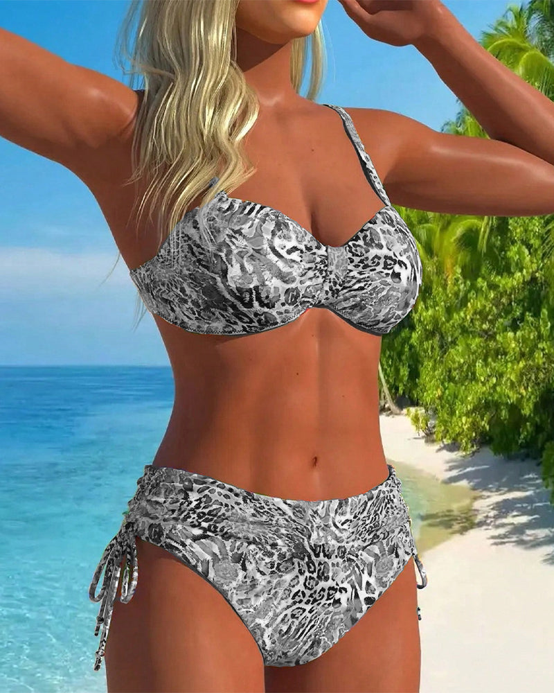 Eye-catching Leopard-print Two-piece Swimsuit