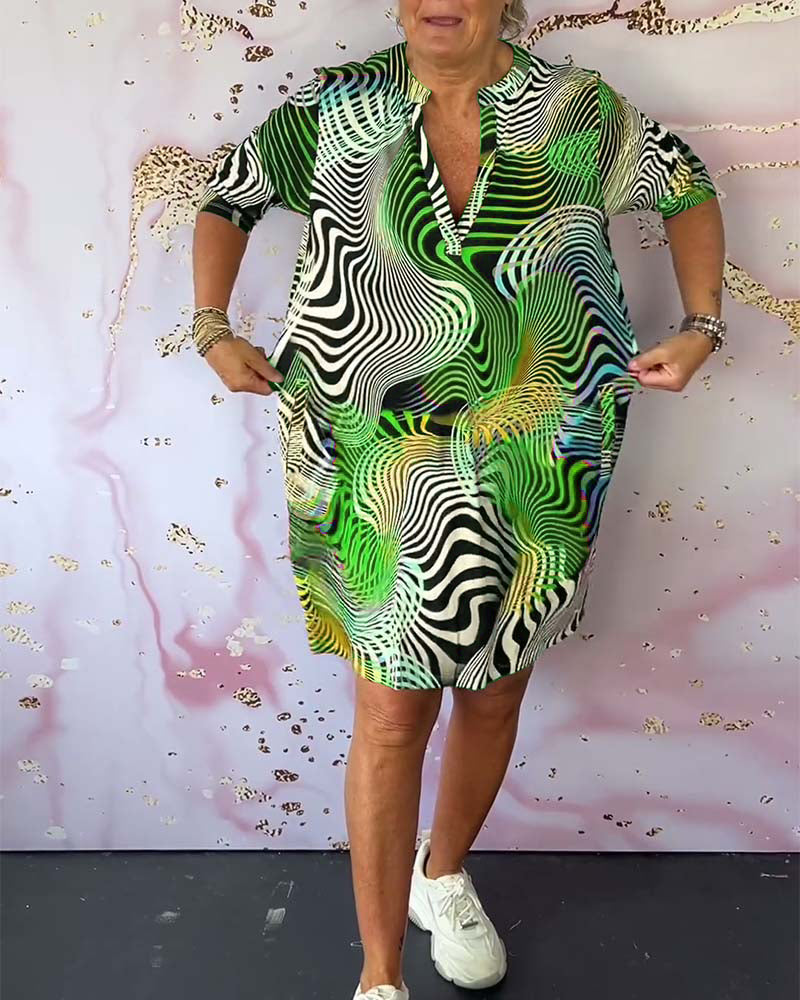 Colorful printed V-neck half-sleeve pocket dress