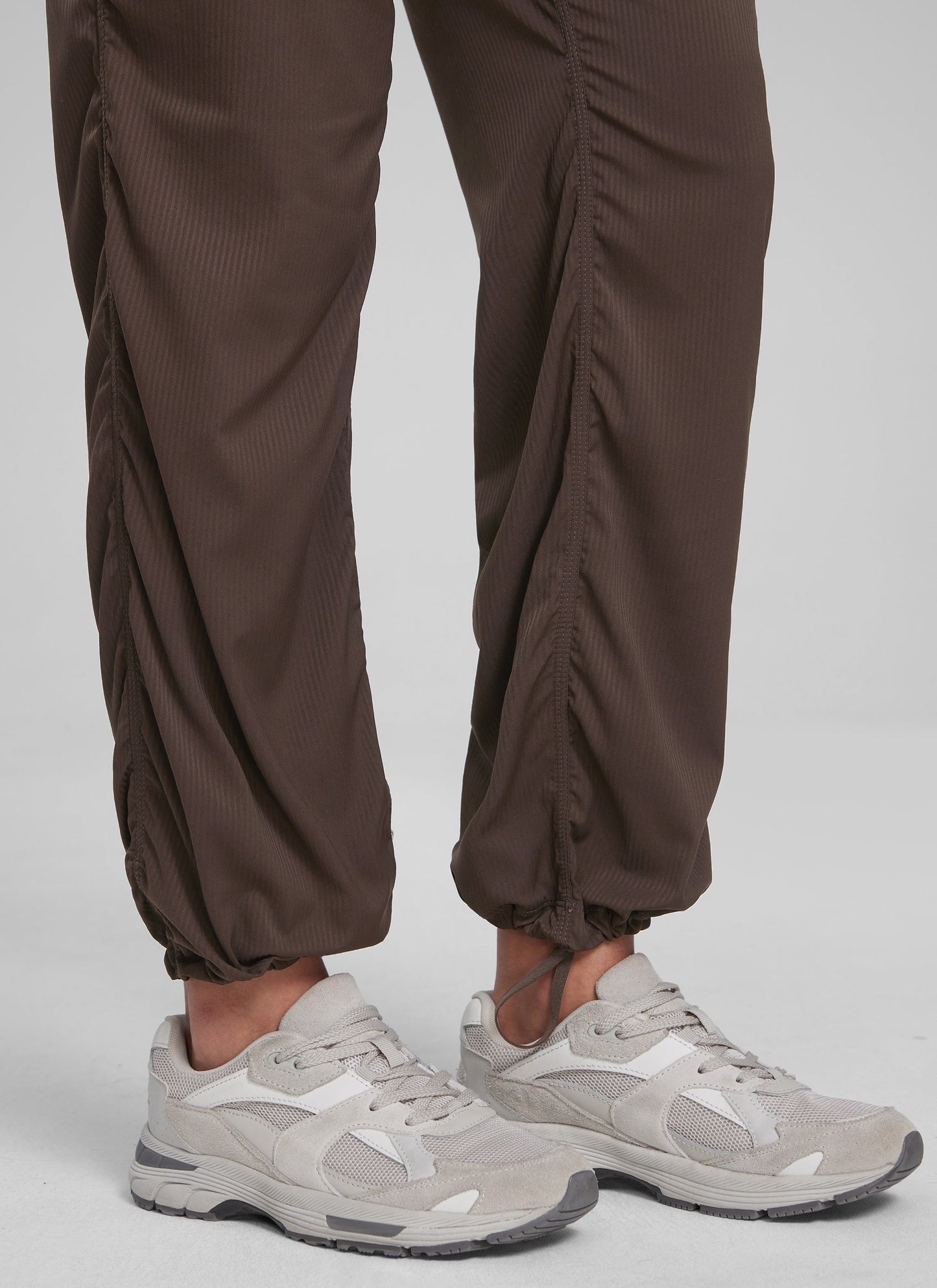 Lightweight Straight Leg Workout Pocket Pant 28"