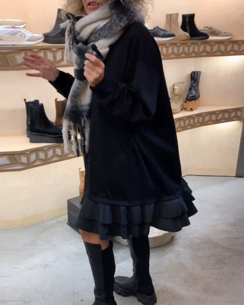 Artistic and elegant long-sleeved dress